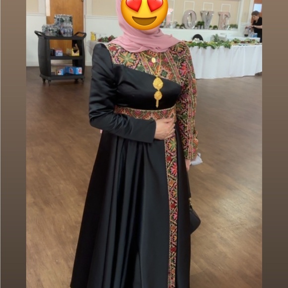 Dresses & Skirts - Elegant Black and Gold Embroidered Dress